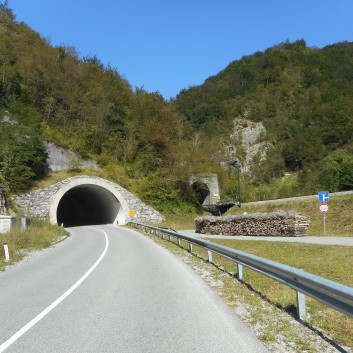 Die Mittelspitze von der Rosteige Im Soccatal in Slowenien - 86